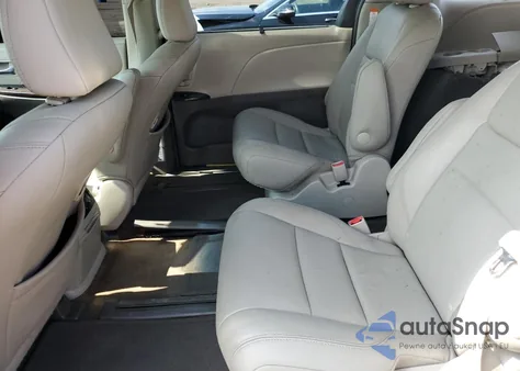 2017 Toyota Sienna Xle z USA, uszkodzony, nr VIN 5TDDZ3DC5HS159523